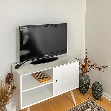 1 Bedroom Cozy In Appartement *