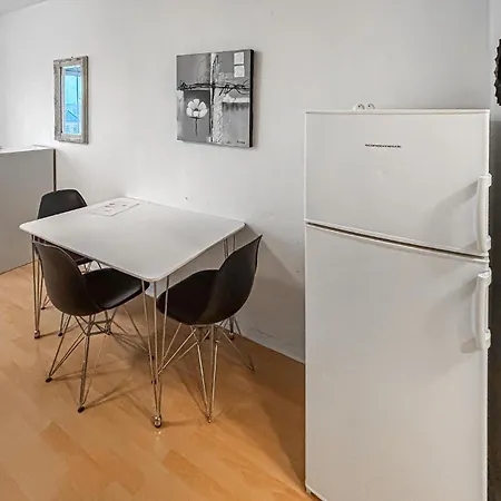 1 Bedroom Cozy In 아파트