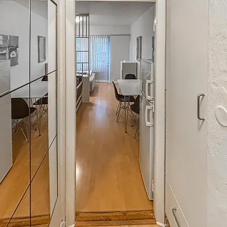아파트 1 Bedroom Cozy In 에스비에르